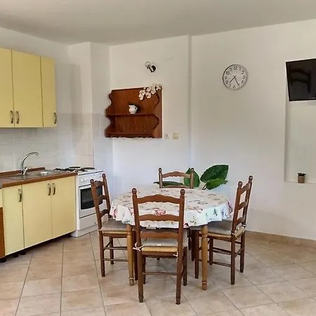 Sandra Apartment *
